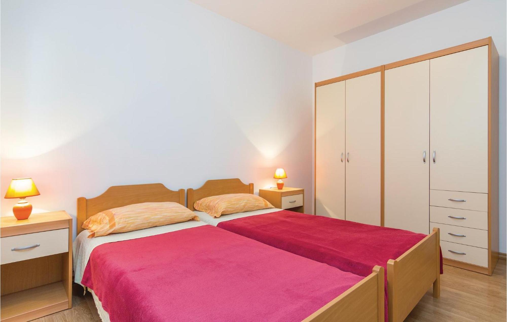 Beautiful Apartment In Porec With Kitchen מראה חיצוני תמונה